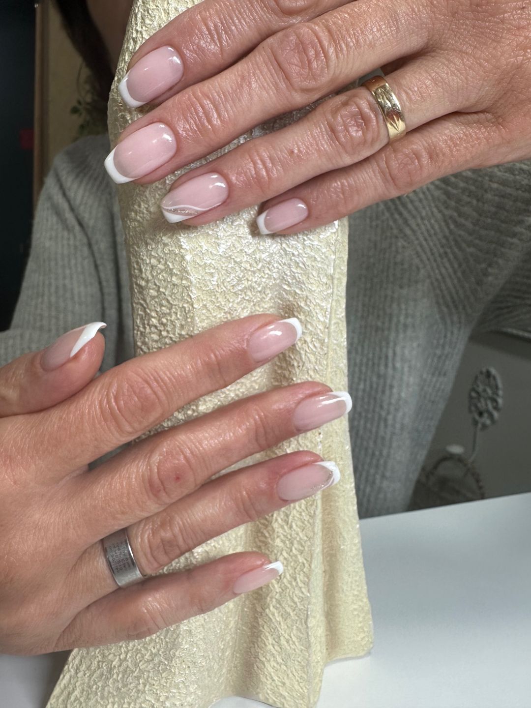 Amosa Beauty Studio 10